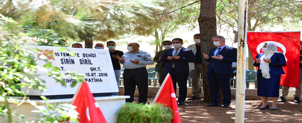 15 Temmuz Demokrasi ve Milli Birlik Günü şehitlik ziyareti ile başladı