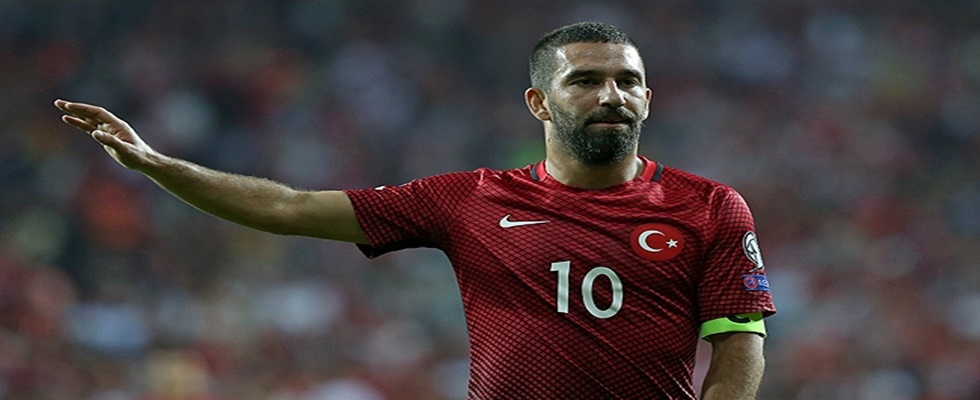 Arda Turan, Galatasaray formalı bir fotoğraf paylaştı