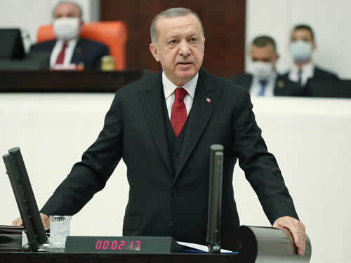 “SALGIN SÜRECİNDE ÖNCELİĞİMİZ MİLLETİMİZİN SAĞLIĞINI KORUMAKTI”