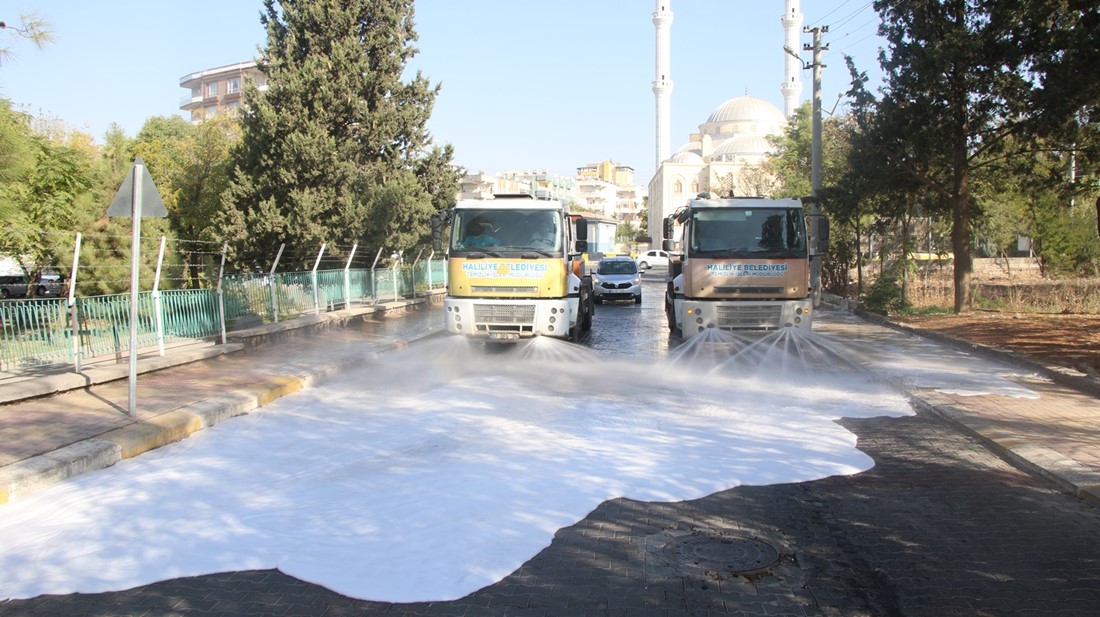 Haliliye Belediyesi, ilçe`de hijyen çalışmalarını aralıksız sürdürüyor