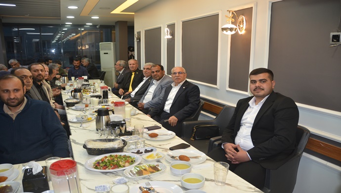 ŞESOB BAŞKANI MEHMET ŞEFİK BAKAY EV SAHİPLİĞİNDE BİRECİK VE HALFETİ ODA BAŞKANLARINA İFTAR YEMEĞİ
