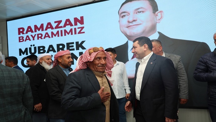 BAŞKAN ÖZYAVUZ HARRANLI HEMŞEHRİLERİYLE BAYRAMLAŞTI