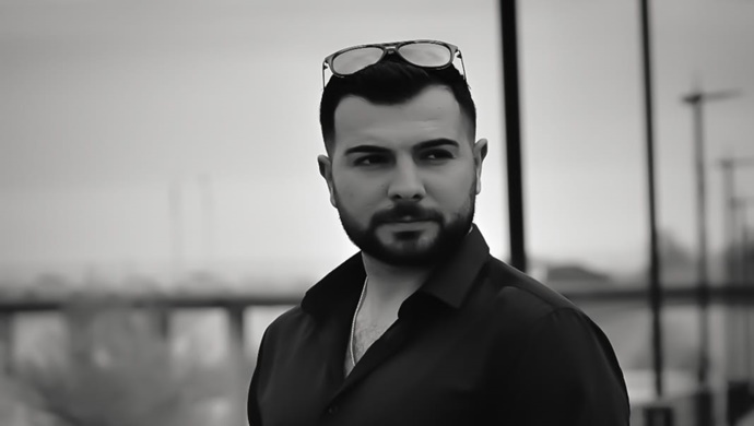 Gazeteci Emin Yiğit’ten Yeni Şiir Kitabı: “Gençlikten Uzak Yaşıyorum”