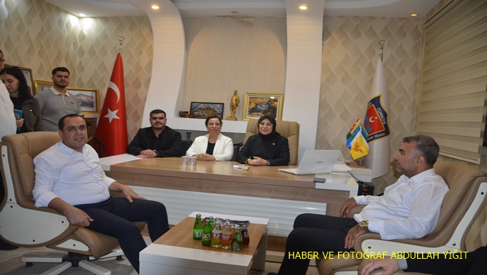 MİLLETVEKİLİ CEVAHİR ASUMAN YAZMACI `DAN BİRECİK MİNİBÜSÇİLER VE KAMYONCULAR ODASI BAŞKANI MUHYETTİN BEGİT`E ZİYARET