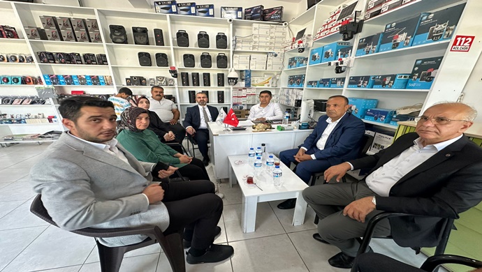 AK PARTİ HEYETİNDEN İŞ İNSANI ÖMER DEMİR `E HAYIRLI OLSUN ZİYARETİ