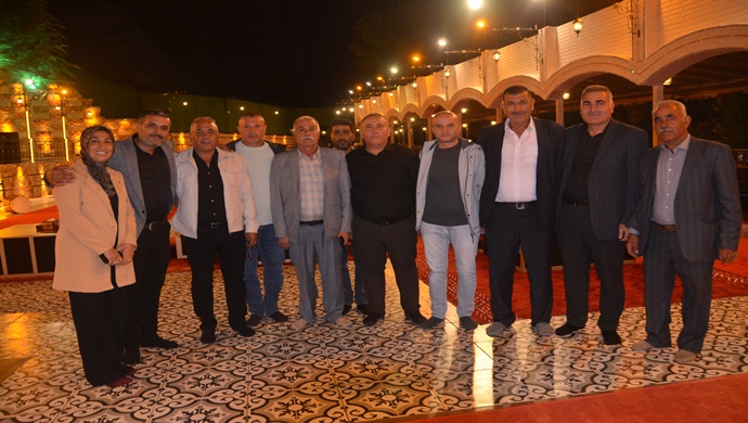 BAŞKAN MUHTAR MEHMET ÖZTÜRK EV SAHİPLİĞİNDE MUHTARLARA MUHTAR GÜNÜ GECESİ YAPILDI