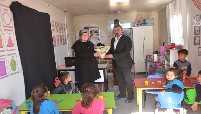 Tahir Elmaoğlu’ndan 24 Kasım Öğretmenler Günü’nde Anlamlı Ziyaret