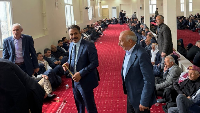 İŞ İNSANI MEHMET BULUKTİMUR, İNŞA ETTİĞİ KÜLTÜR MERKEZİNDE AŞİRET ÜYELERİYLE BİR ARAYA GELDİ
