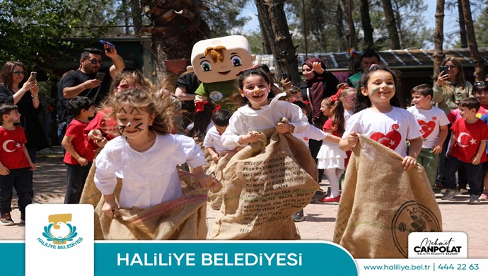 HALİLİYE’DE MİNİKLER 23 NİSAN COŞKUSUNU YAŞADI